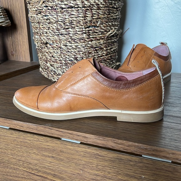 Pikolinos Pyrgos Slip On Laceless Leather Oxfords - Picture 6 of 13